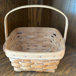 Vintage 1987 Longaberger Basket with Handle.